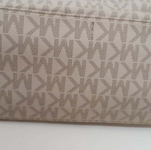 Authentic Michael kors Large Morgan Vanilla white & Brown leather trim.  Tote - Picture 3 of 8